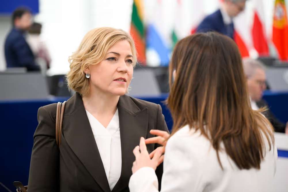 La vicepresidenta ejecutiva de la Comisión Europea para la Soberanía Tecnológica Henna Virkkunen, en la sesión de este martes en Estrasburgo